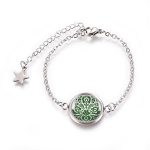 Zöld csokros népművészeti karkötő