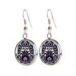 Fekete tulipán csokros népművészeti fülbevaló