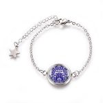 Kék tulipán csokros népművészeti karkötő